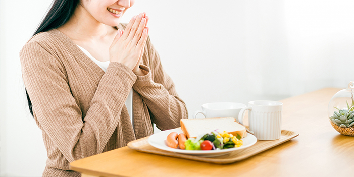 固い食べ物なども自由に食べられる